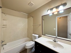 422 Oregon Trl, Edmond