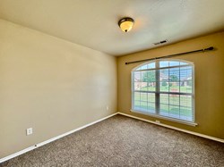 422 Oregon Trl, Edmond