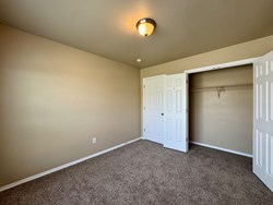 422 Oregon Trl, Edmond