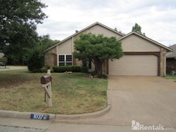 1037 NW 166th St, Edmond