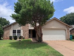 1037 NW 166th St, Edmond