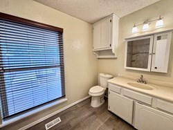 1037 NW 166th St, Edmond
