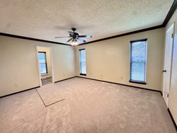 1037 NW 166th St, Edmond
