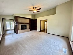 1037 NW 166th St, Edmond