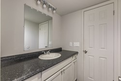 900 E Wayne St #208, Edmond