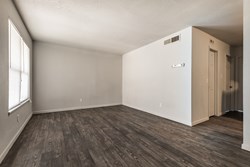 900 E Wayne St #208, Edmond
