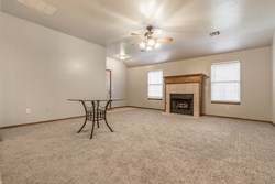 924 SW 37th St, Moore