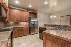 924 SW 37th St, Moore
