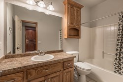 924 SW 37th St, Moore