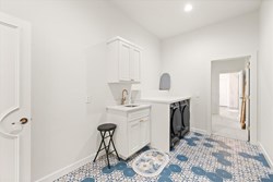 1304 Katelyn Ct, Yukon