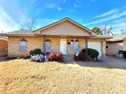 809 Royal Ave, Midwest City