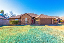 8425 Timberwood Ln, Oklahoma City