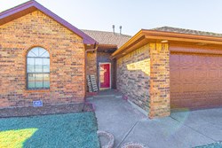 8425 Timberwood Ln, Oklahoma City