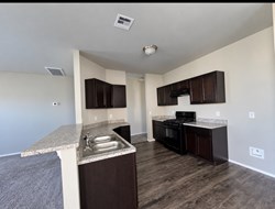 618 Audrey Dr, Tuttle