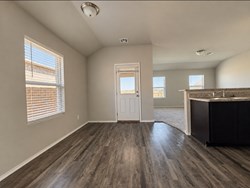 618 Audrey Dr, Tuttle