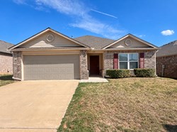 618 Audrey Dr, Tuttle