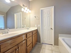 1928 NW 176th St, Edmond