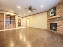 1928 NW 176th St, Edmond