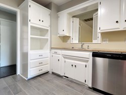 8933 Rambling Rd, Oklahoma City