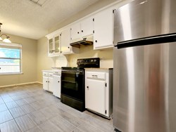 8933 Rambling Rd, Oklahoma City
