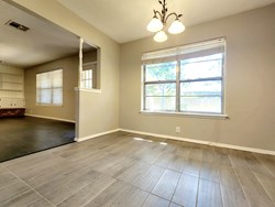 8933 Rambling Rd, Oklahoma City