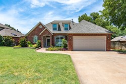 817 Colony Dr, Edmond