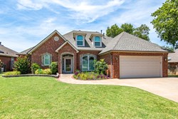 817 Colony Dr, Edmond