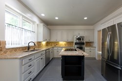817 Colony Dr, Edmond