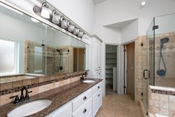817 Colony Dr, Edmond