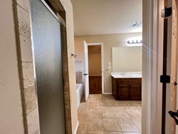 10605 NW 17th, Yukon
