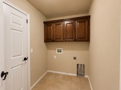 10605 NW 17th, Yukon
