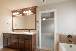 2124 Newbrook Dr, Edmond