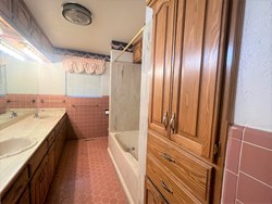 1301 NE 52nd St, Oklahoma City