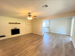 711 Hawthorne Ln, Edmond