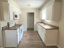 711 Hawthorne Ln, Edmond