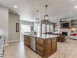 5709 Goldstone Ct, Mustang