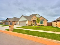 5709 Goldstone Ct, Mustang