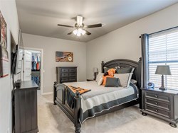 5709 Goldstone Ct, Mustang