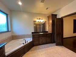 12009 Williamson Farms Blvd, Oklahoma City