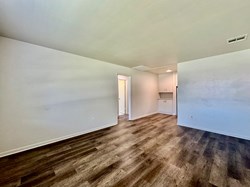 1002 E Wayne St, Edmond