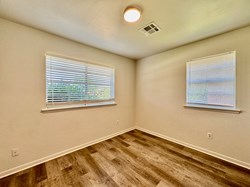 1002 E Wayne St, Edmond