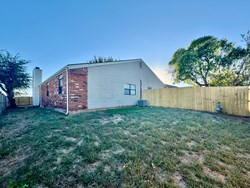 925 Swan Lake Ct, Edmond