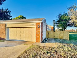 925 Swan Lake Ct, Edmond