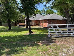 1404 Oak Dr, Edmond