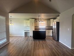 201 W 53rd St, Sand Springs