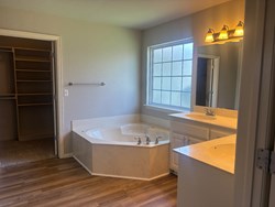 201 W 53rd St, Sand Springs